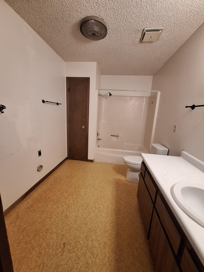 Photo - 1460 Wilson Ave Unit 1