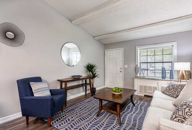 The Red Wood - 1BD/1BA - 675 SqFt - Living Room