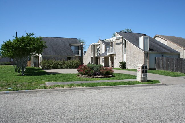 Tucker Property Management Townhomes - Tucker Property Management Townhomes