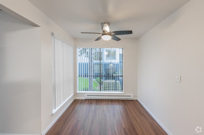 1BR, 1BA - 850SF - Dining Room