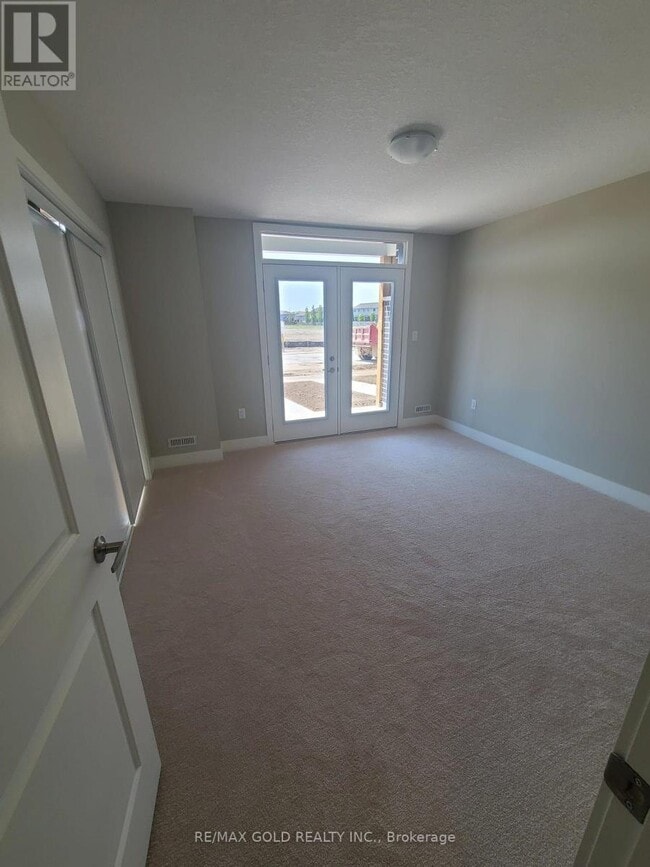 Photo - 177 Edgevalley Rd