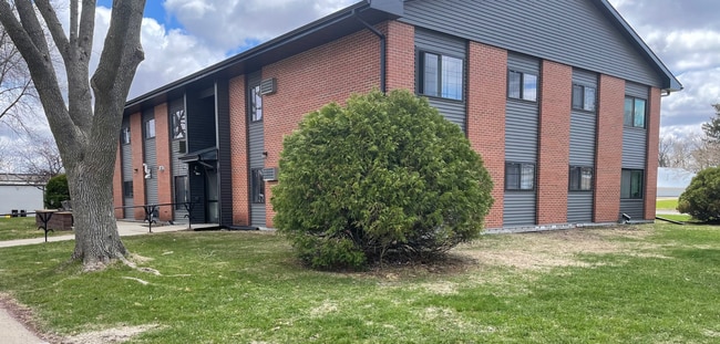 Building Photo - 440 3rd St SE Unit Brayside