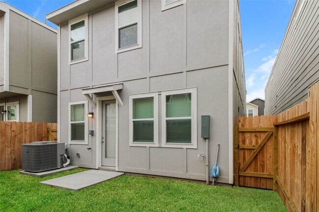 Photo - 9813 Falling Fern Ln