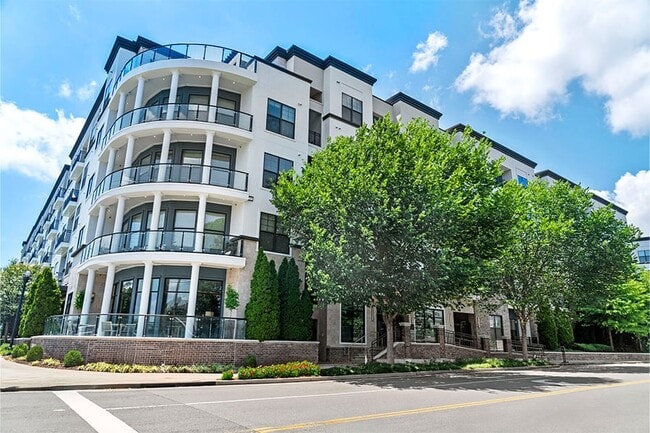 Apartamentos con personalidad - 2700 Charlotte Ave Apartments