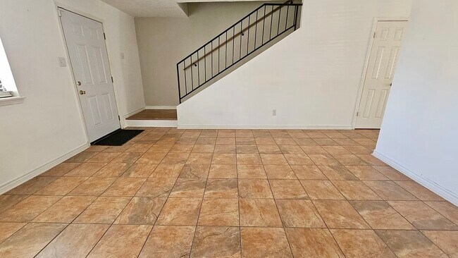 Photo - 6436 Kentwick Dr Unit 24/9