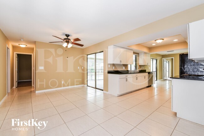 Photo - 233 SW 38th St