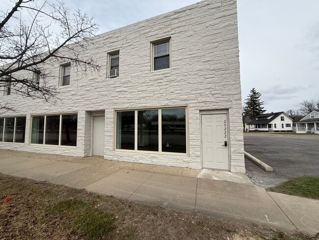 Photo - 29222 Grand River Ave