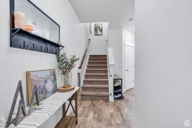 Photo - 219 W Silver Springs Dr