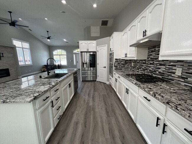 Photo - 2464 Oak Crest Dr