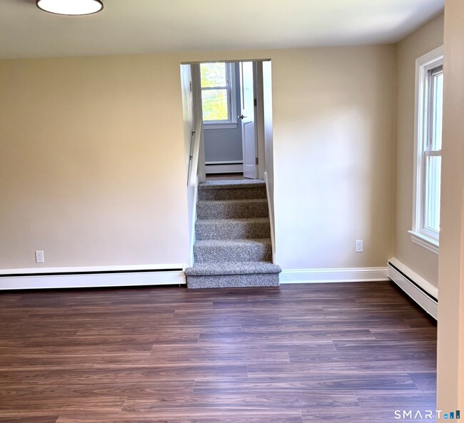 Photo - 6 Hillside Pl