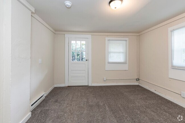 Building Photo - Edgerton Duplex 2 Unit Apt A