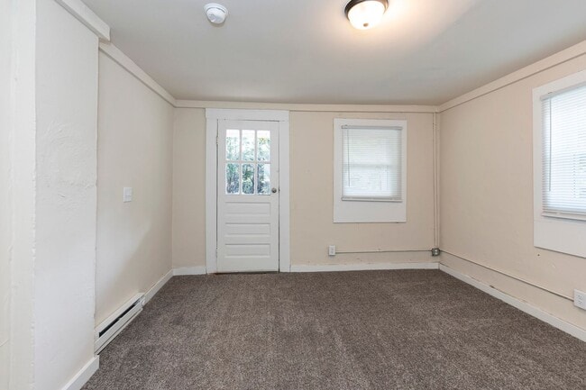 Edgerton Duplex 2 - Edgerton Duplex 2 Unit Apt A