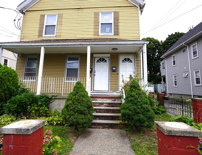 Building Photo - 81 Waverly St Unit #2 Rental