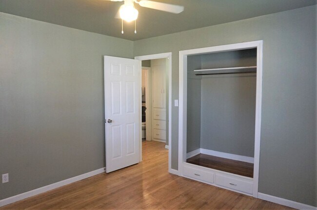 Photo - 2 Bed 1 Bath 1 Car Garage in the Village R...