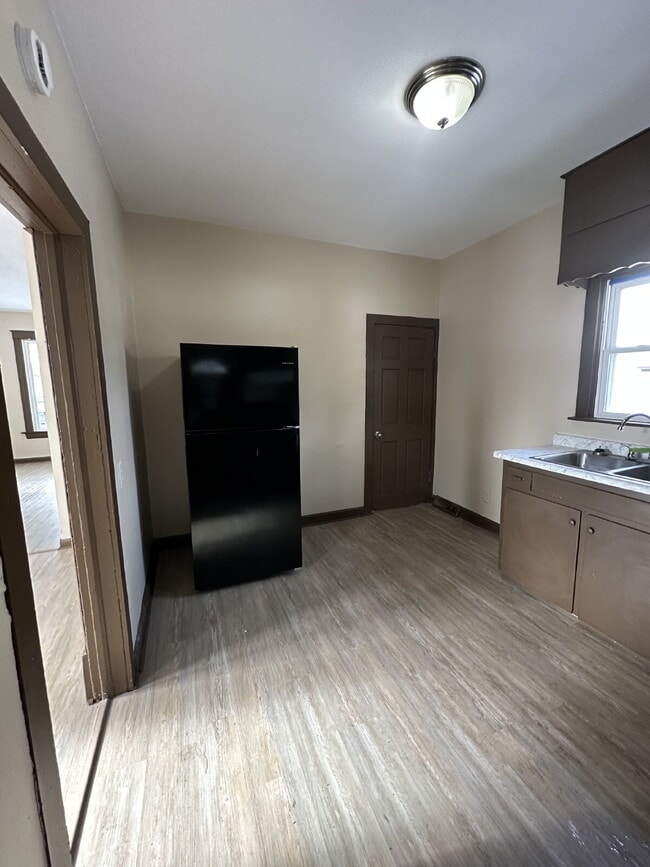 Photo - 1043 Vine St