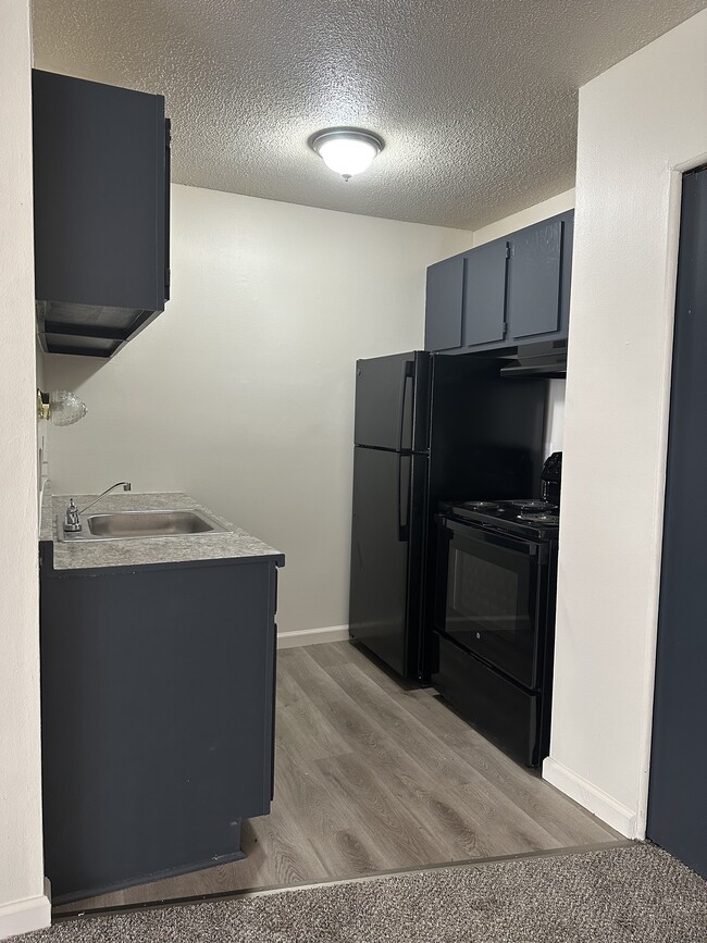 Belmont Manor Apts