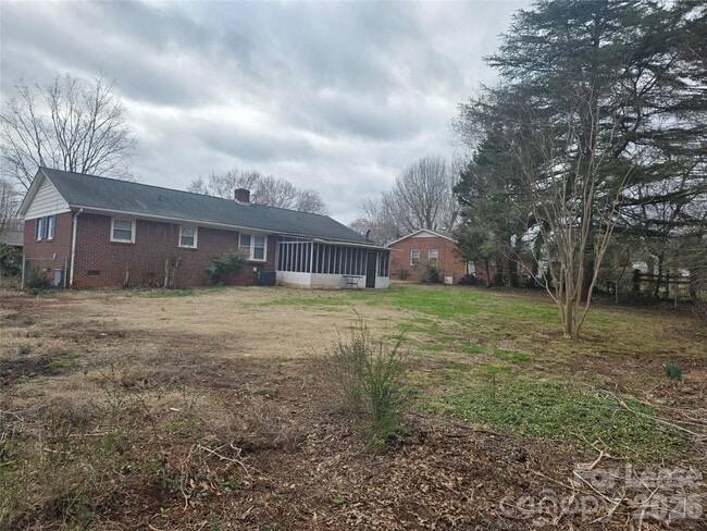 Photo - 158 Crestview St