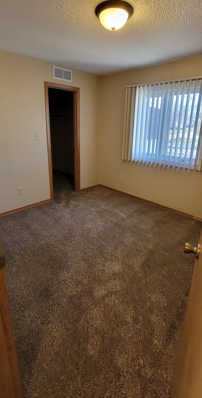 Photo - 1637 Carriage Hill