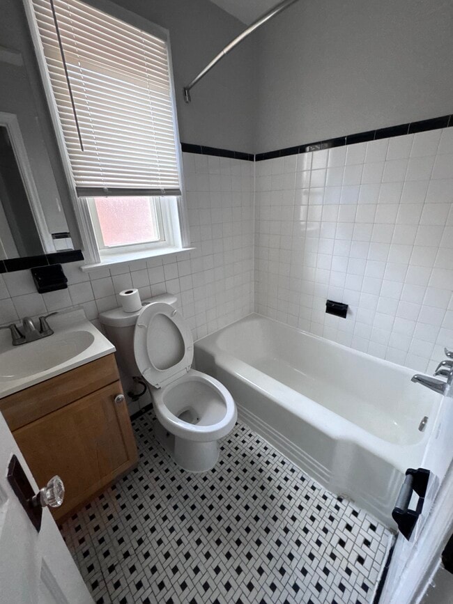 Photo - 319 Parkland Pl SE Unit #4