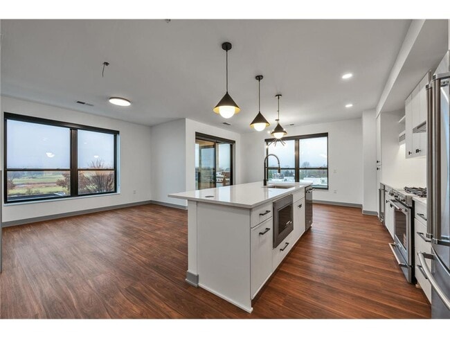 Photo - 640 Wisconsin Ave N Unit 357