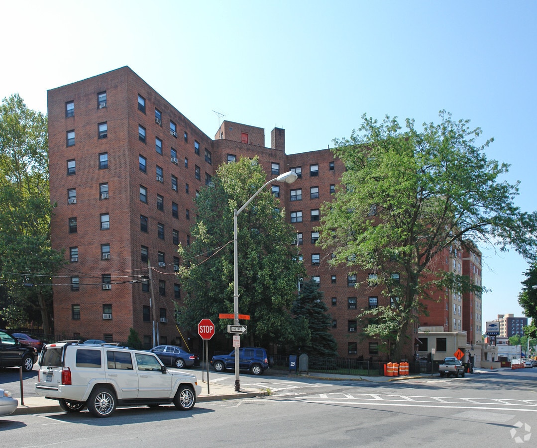 Margotta Court - Margotta Court Apartments