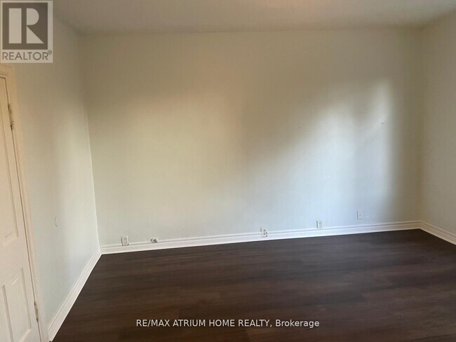 Photo - 19 Laughton Ave