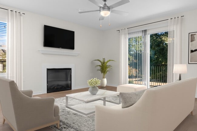 Photo - Reflection Pointe