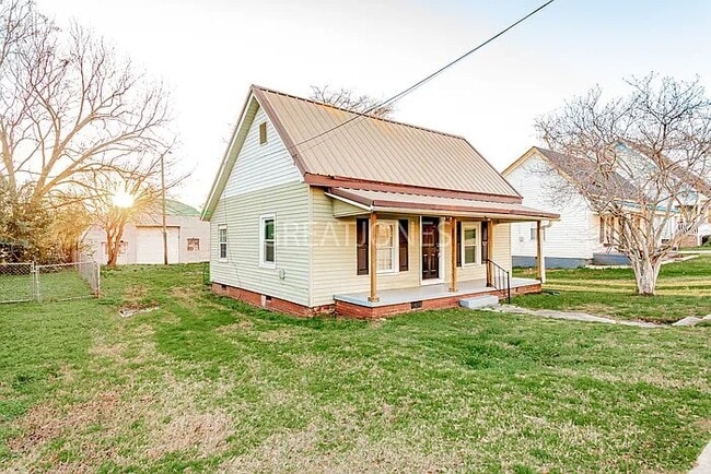 Photo - 204 Woodside Ave