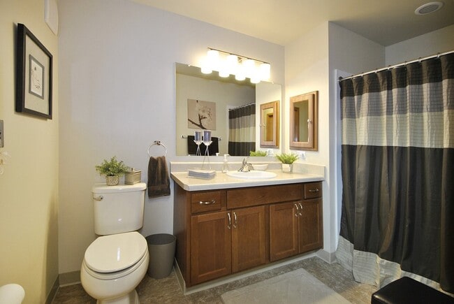 Photo - 3215 W Mt Hope Ave