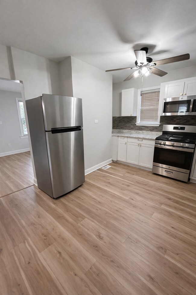 Photo - 3307 Monroe St