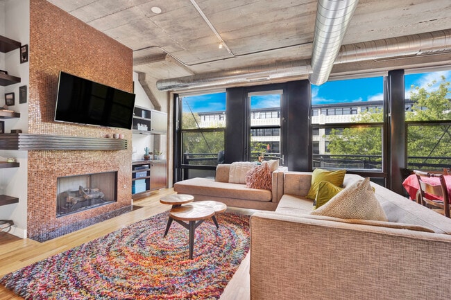 Photo - 1111 W 15th St