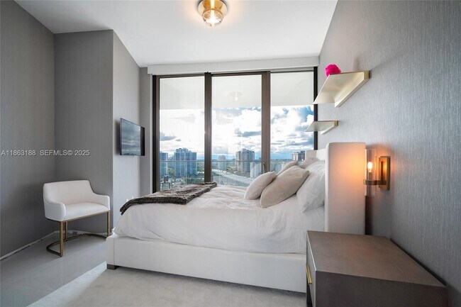 Photo - 18975 Collins Ave Unidad 1705