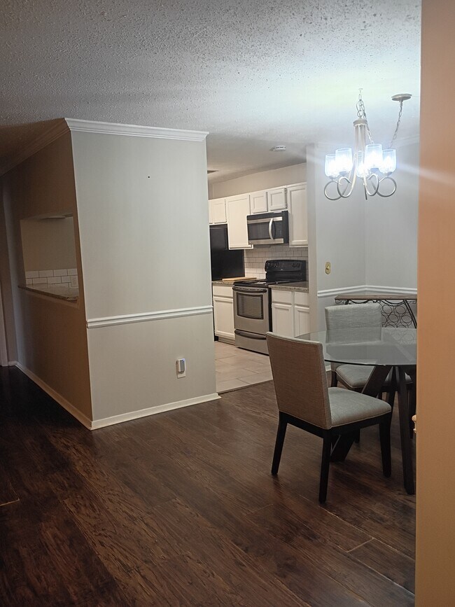 Photo - 5556 Mountain Springs Cir Unidad B