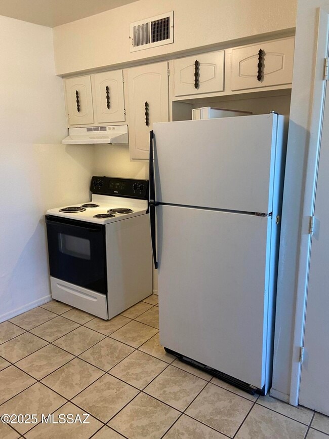 Photo - 120 W Teton St