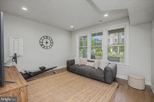 Photo - 300 Squire Dr