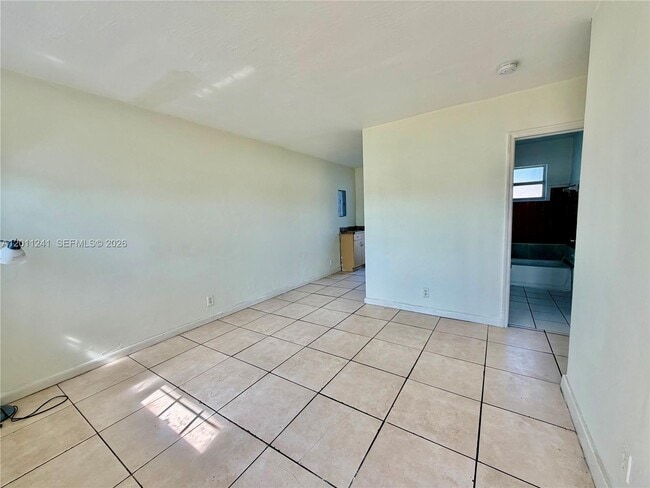 Photo - 1041 NW 7th Ct Unit 2