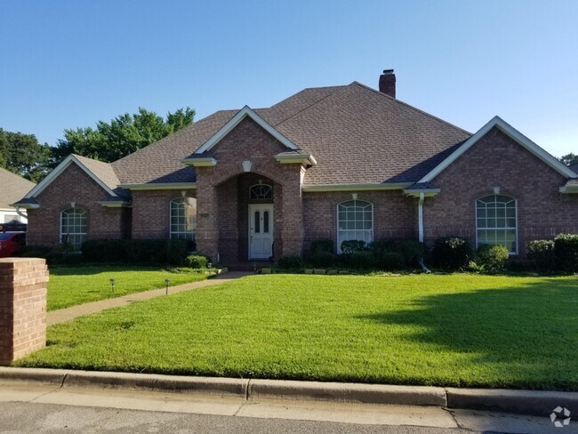 Front of House - 3205 Thornbird Ln Rental