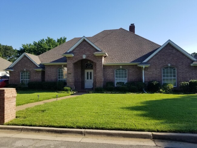 Front of House - 3205 Thornbird Ln House