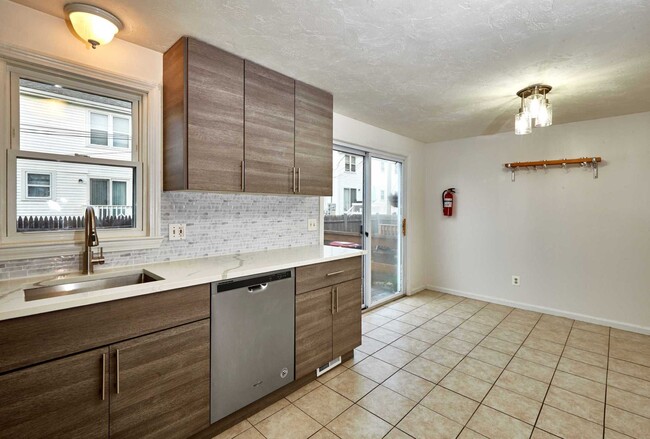 Building Photo - 31 Reservoir St