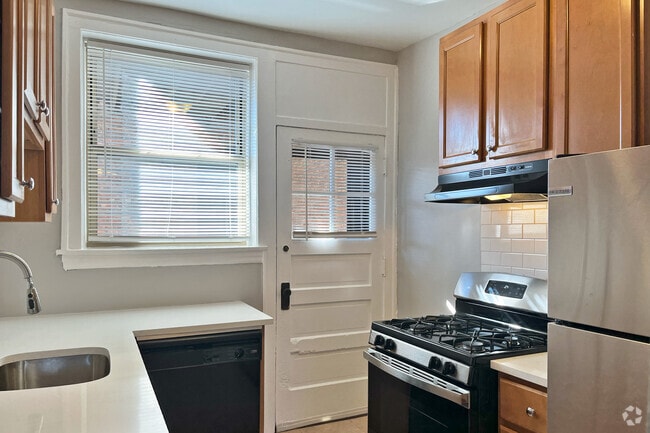 Building Photo - 8-12 Van Buren St. and 336-350 S. Austin B... Rental