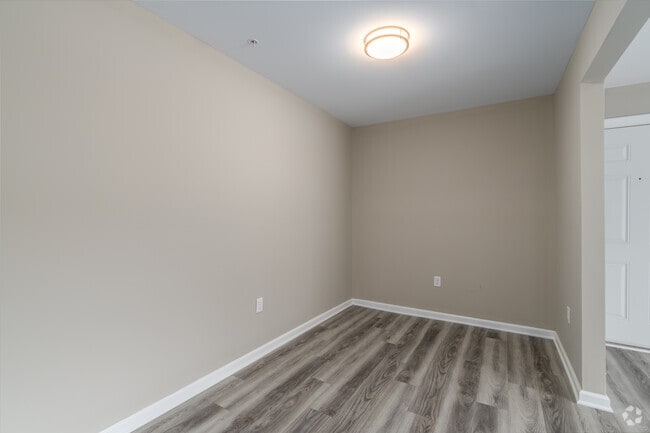 2BR, 2BA - 974SF - Dining Room