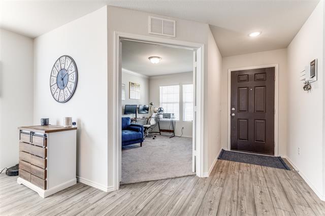 Photo - 1044 Knightly Ln