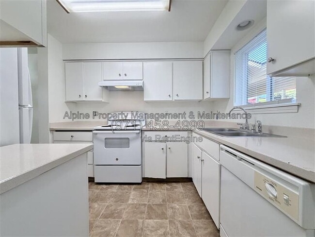 Photo - 18317 SW Jann Dr