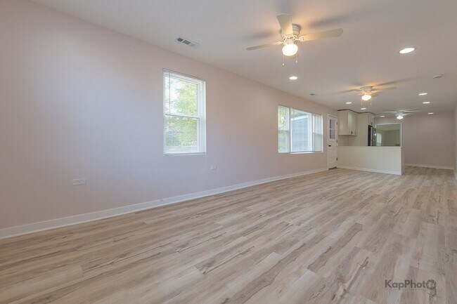 Photo - 2029 S Canalport Ave Unidad 2