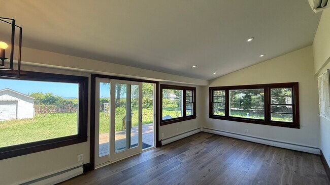 Photo - 5549 Harford St House