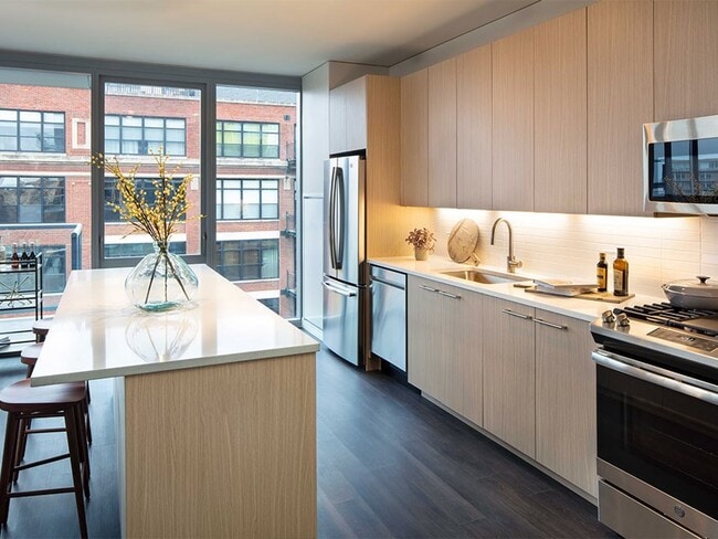 Building Photo - Milieu Rental