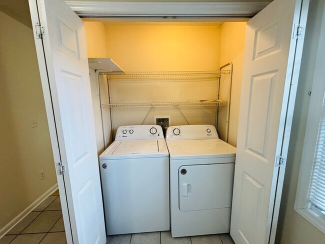Photo - 409B Miller St SE