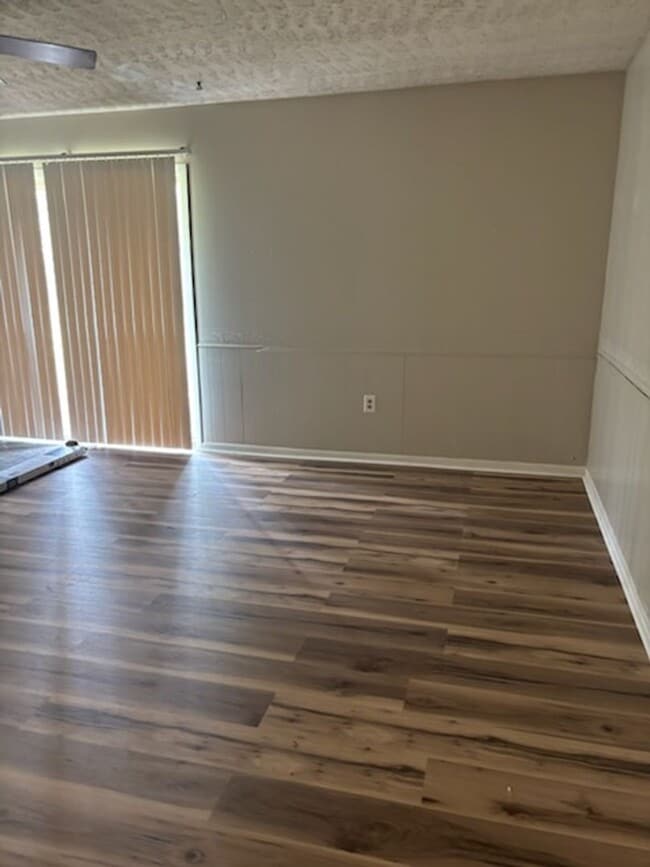 Photo - 4528 Sandlewood Dr