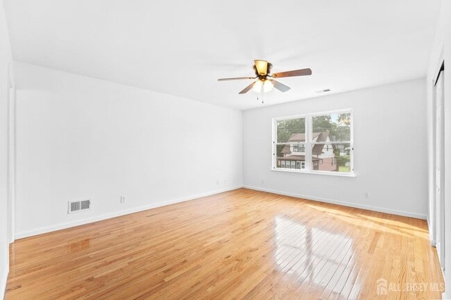 Photo - 1625 Mabel St