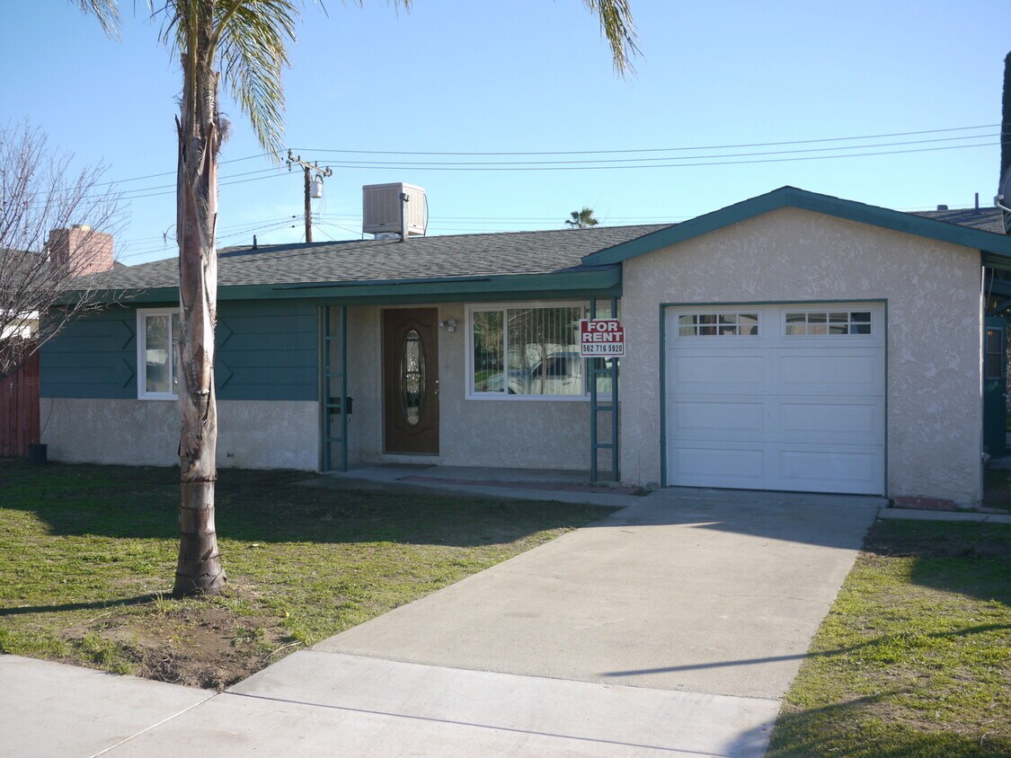 Photo - 3 bed 2 bath in 1125 E Marshall Blvd